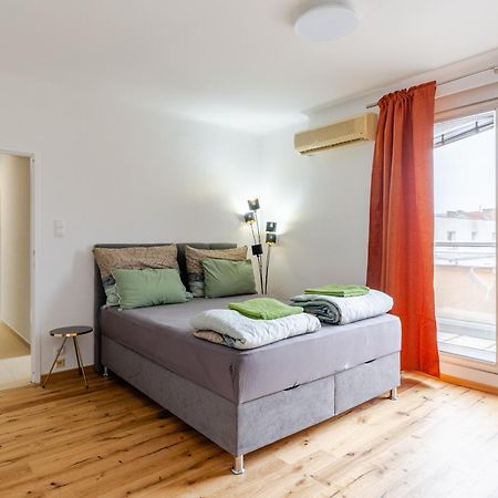 10 Minutes To City Centre And Next To Wien Hbf And Easy From Airport Exterior foto